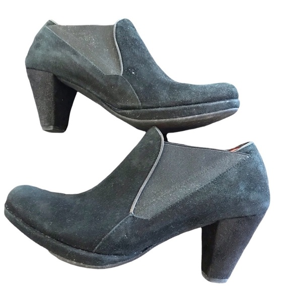 Pas de Rouge Microfiber Suede Slip On Ankle Boots - Picture 7 of 16